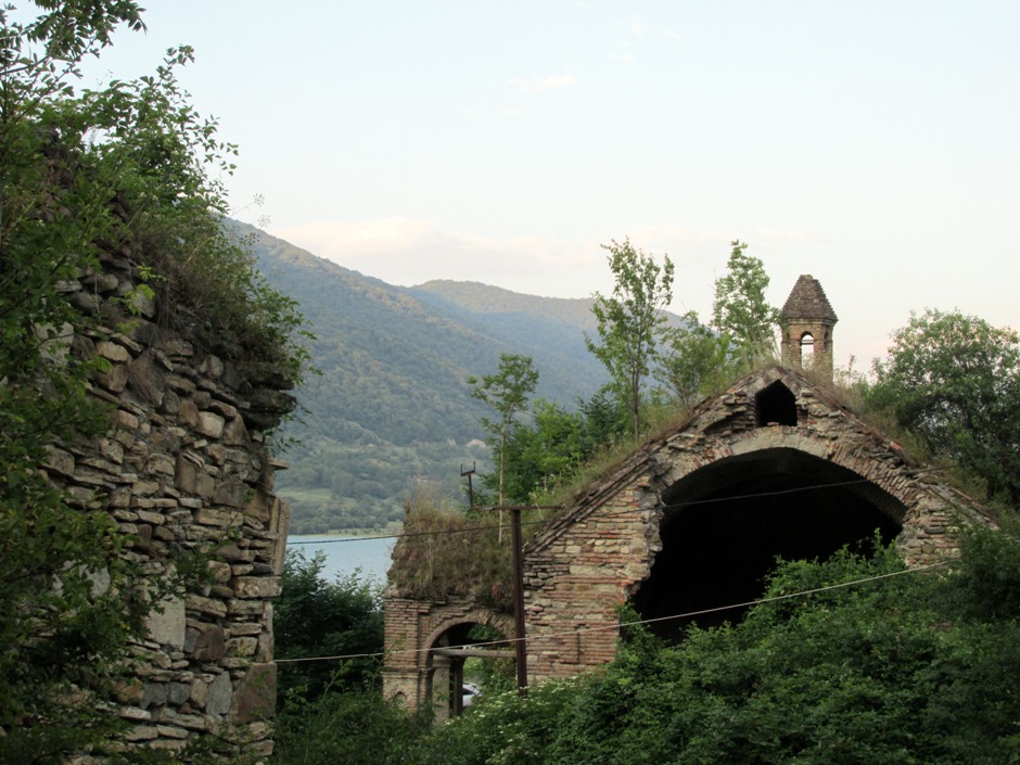 Ananuri Castle Complex Copyright Robin Whiting